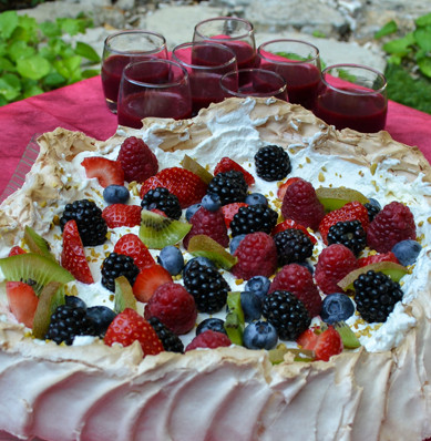 photo de la recette PAVLOVA FRUITS ROUGES (Australie/Nelle Zélande)